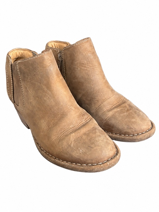 Clarks Shoes - Clarks Kastela Lo Chelsea Ankle Boots Women’s 6.5 Distressed Tan Leather Booties